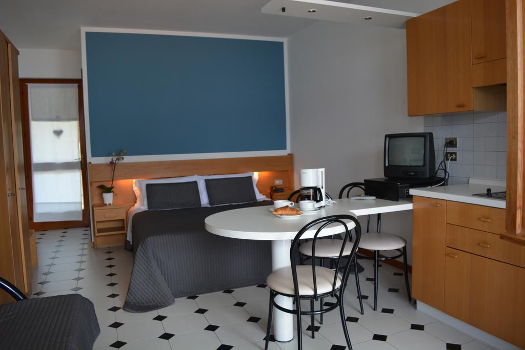 Residence San Vito Brenzone sul Garda Bagian luar foto