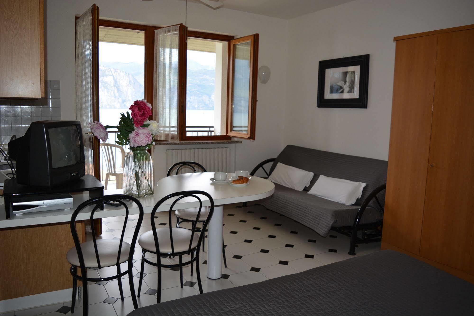 Residence San Vito Brenzone sul Garda Bagian luar foto