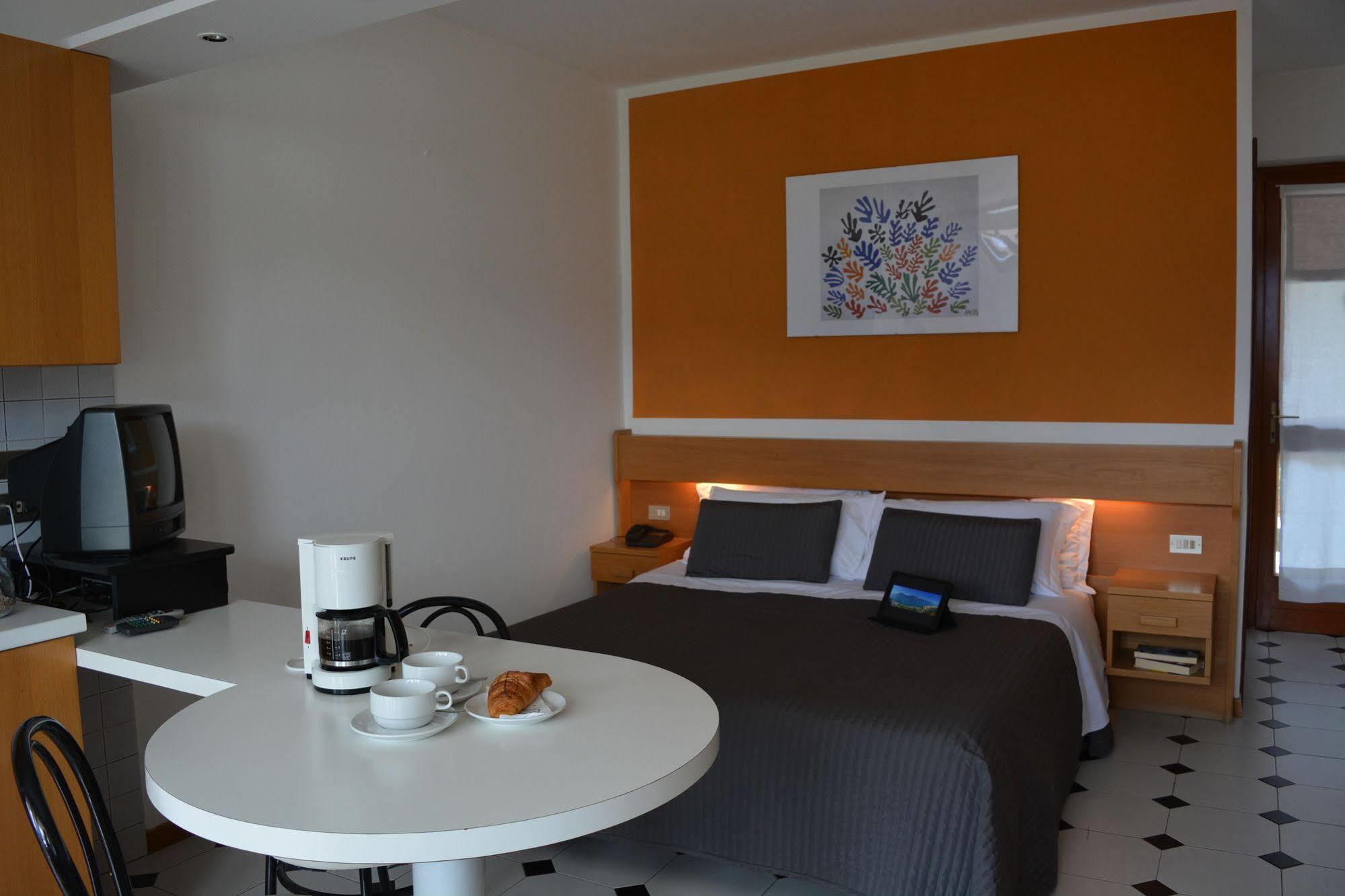 Residence San Vito Brenzone sul Garda Bagian luar foto