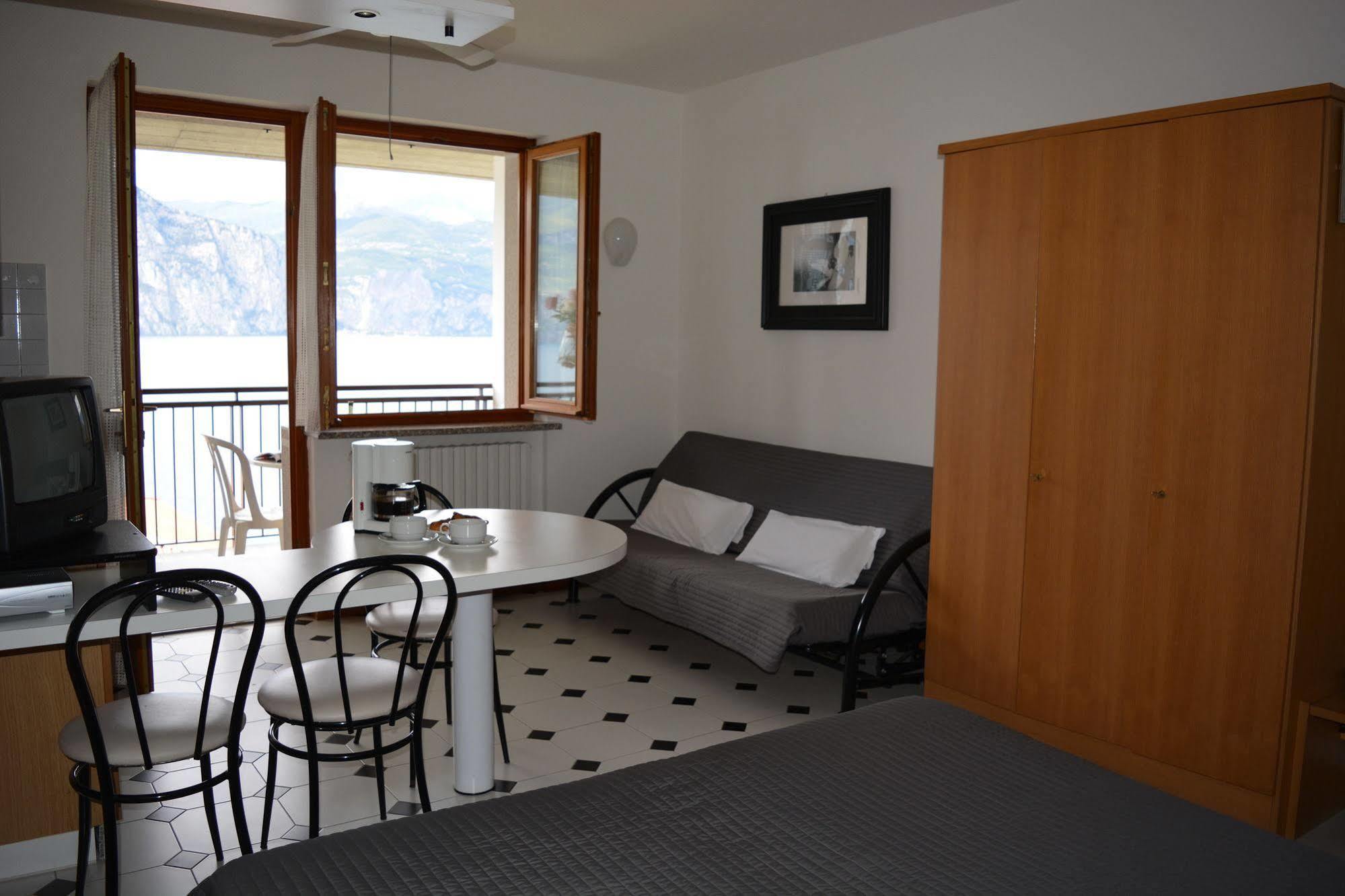 Residence San Vito Brenzone sul Garda Bagian luar foto