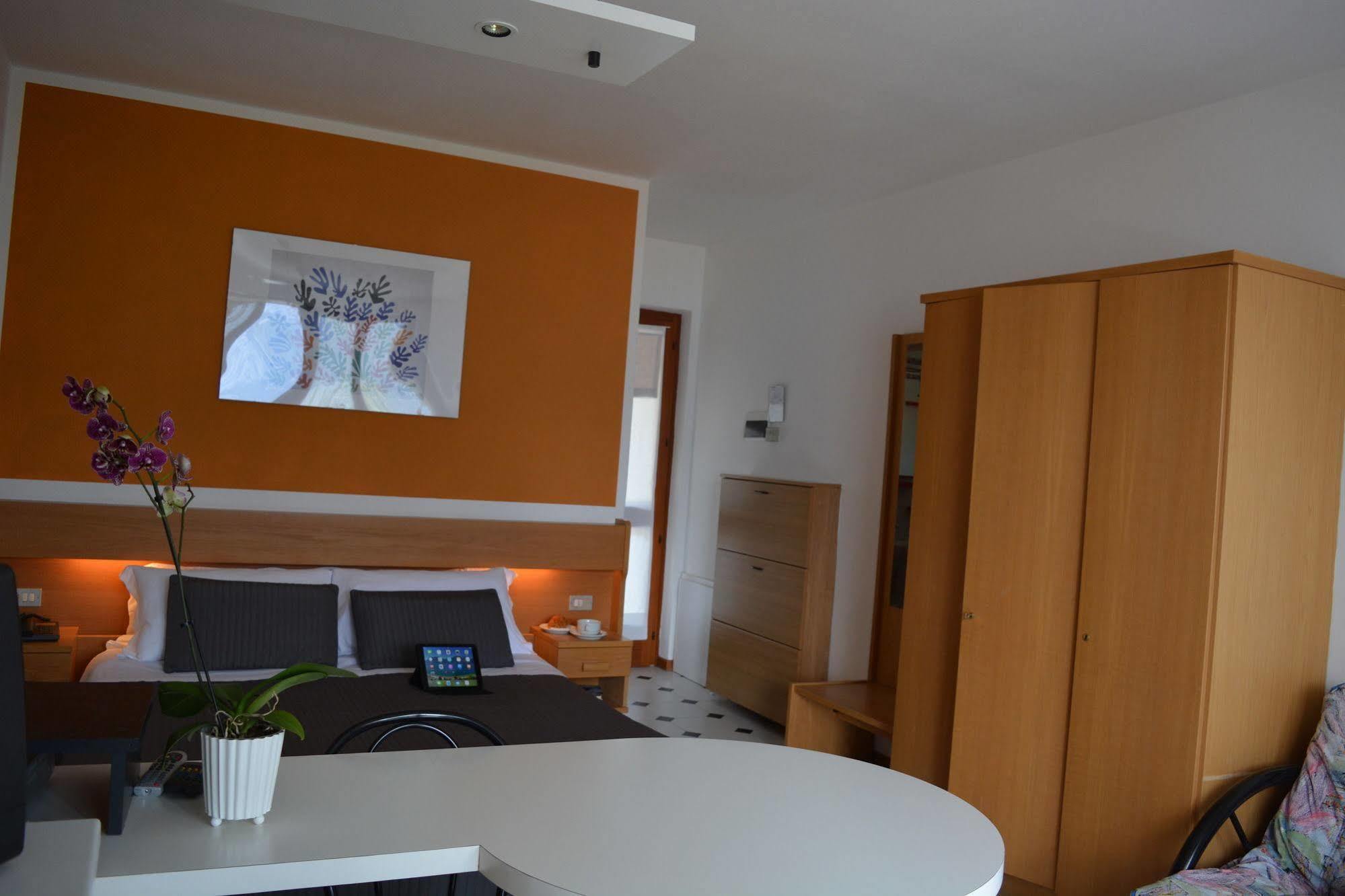 Residence San Vito Brenzone sul Garda Bagian luar foto