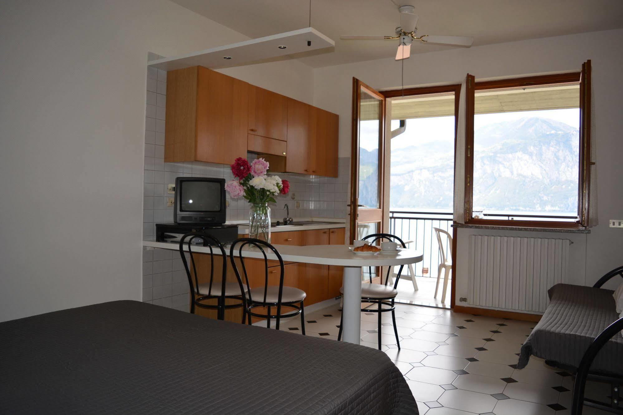 Residence San Vito Brenzone sul Garda Bagian luar foto